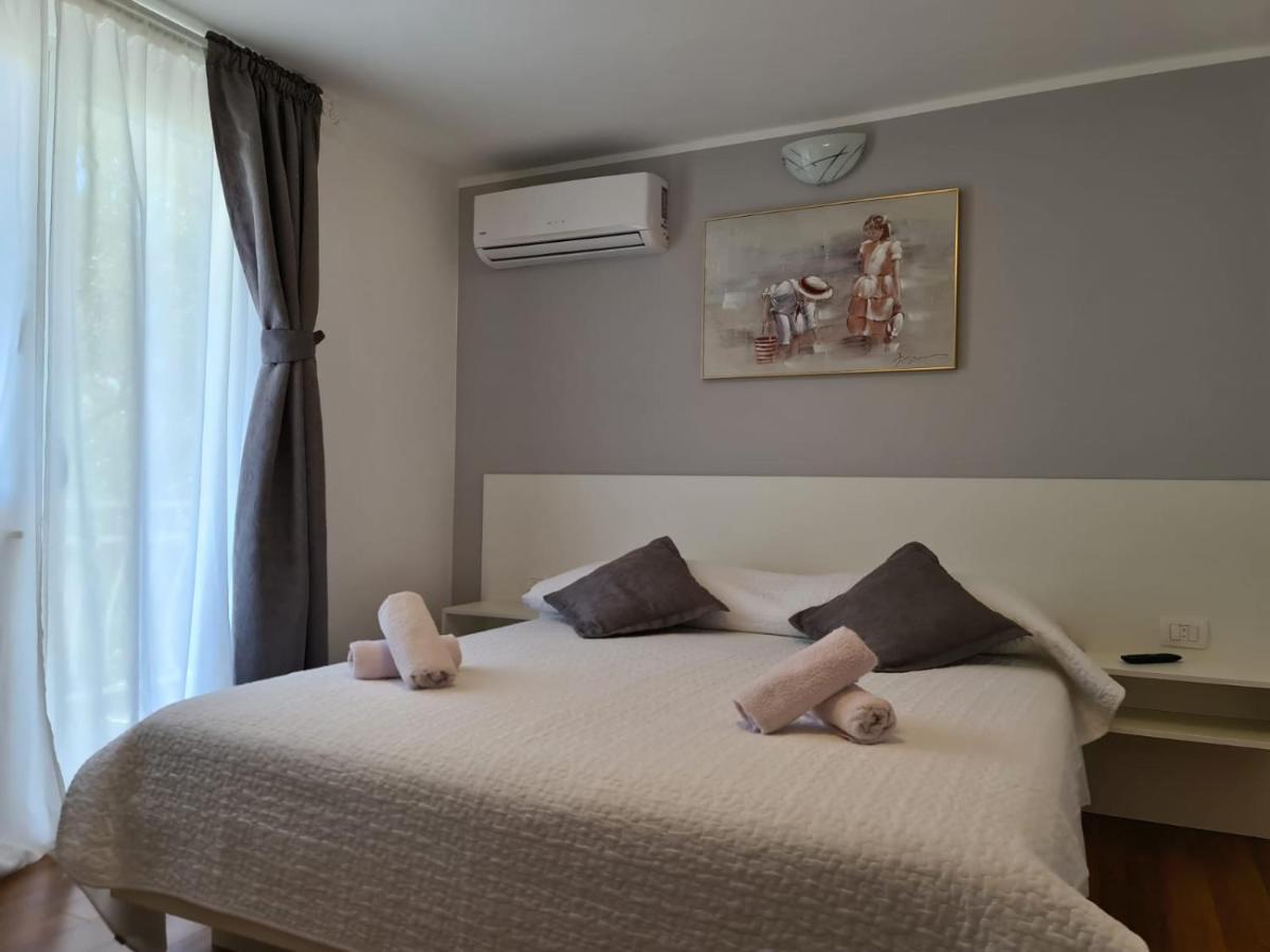Apartments Juric Brodarica  Luaran gambar