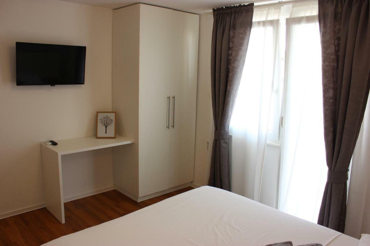 Apartments Juric Brodarica  Luaran gambar