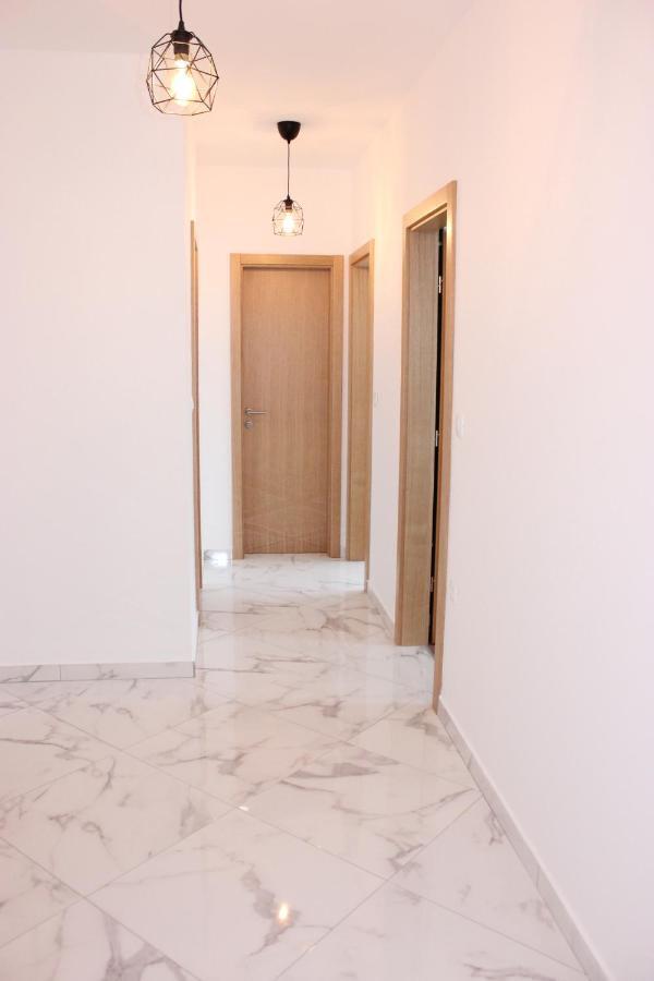Apartments Juric Brodarica  Luaran gambar
