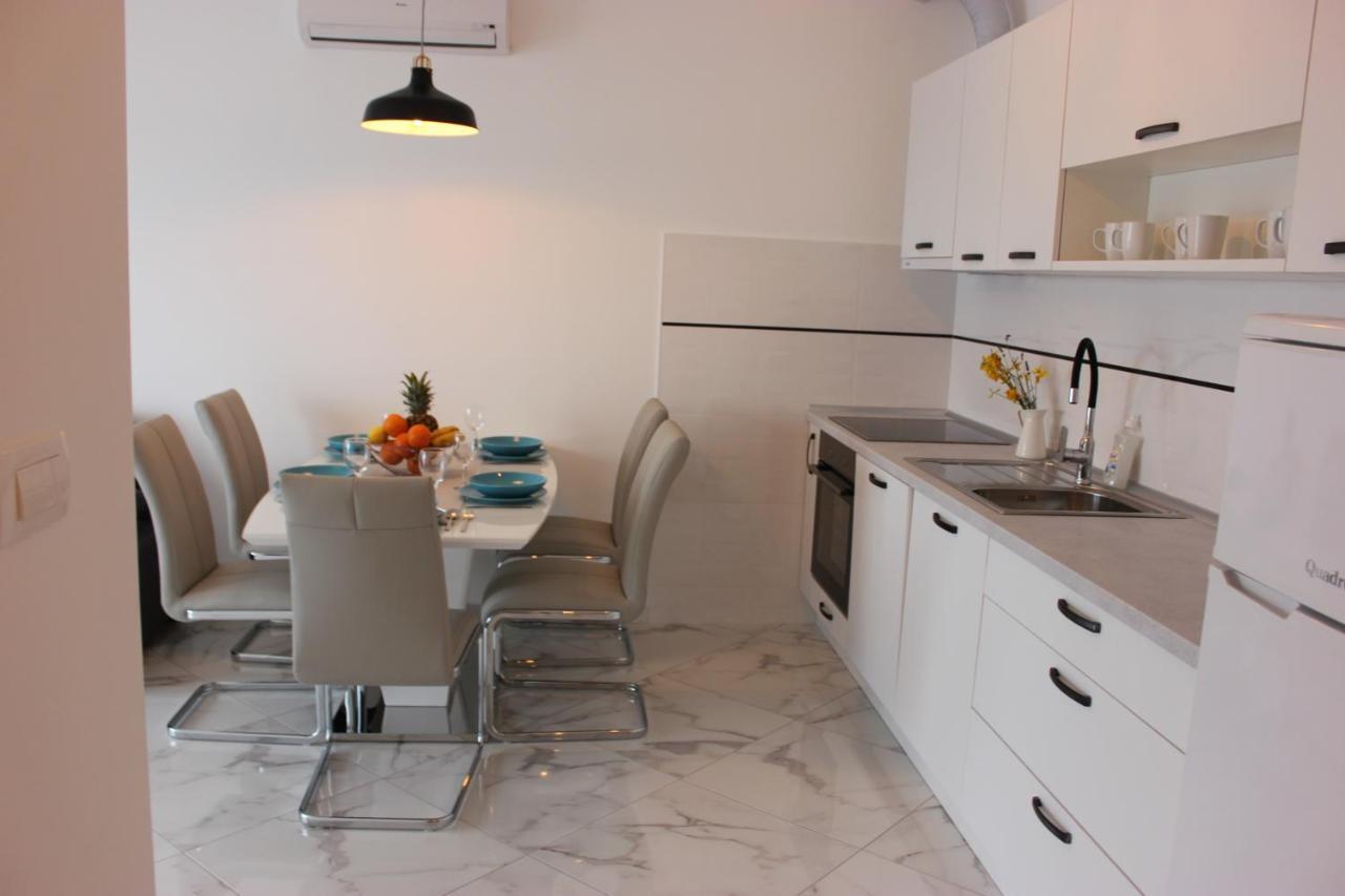 Apartments Juric Brodarica  Luaran gambar